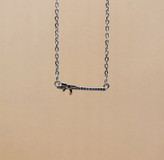 گردنبند نقره طرح پاپیون و بار نگین دار