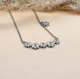 گردنبند زنانه نقره طرح گل بابونه