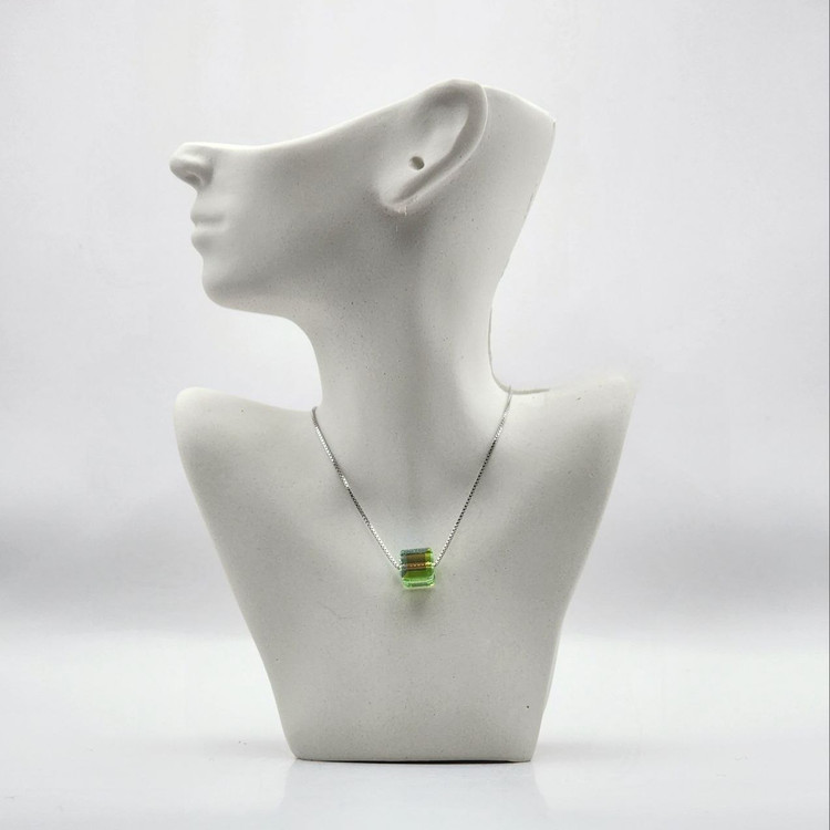 گردنبند نقره مدل سواروسکی طرح مکعب سبز