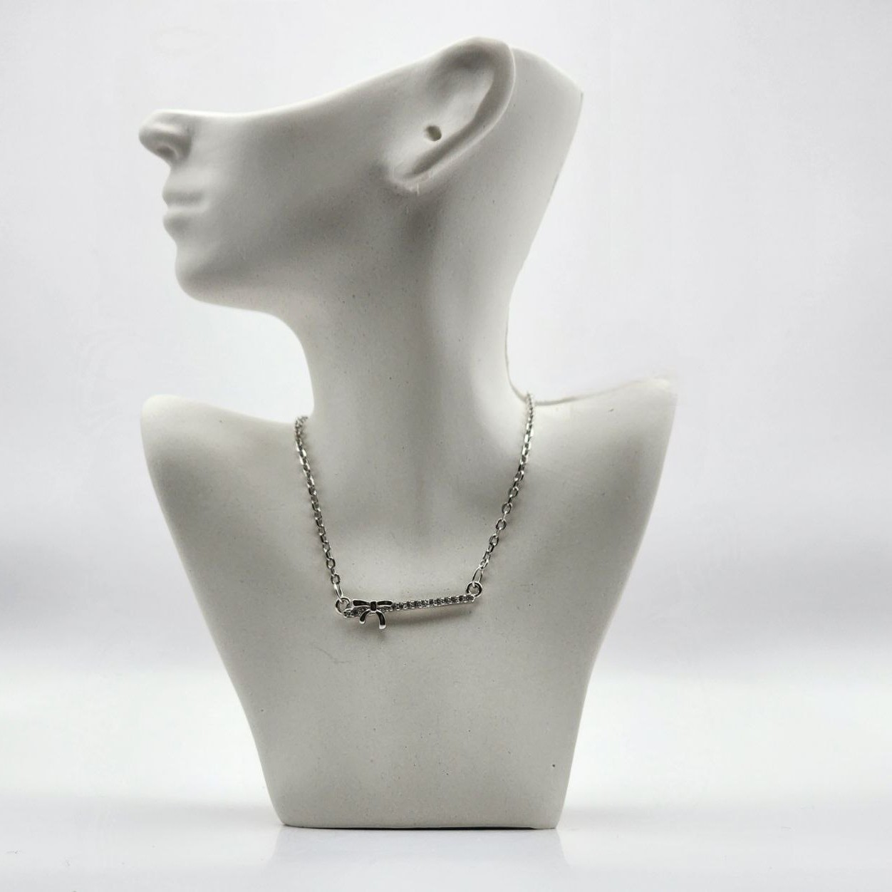 گردنبند نقره طرح پاپیون و بار نگین دار