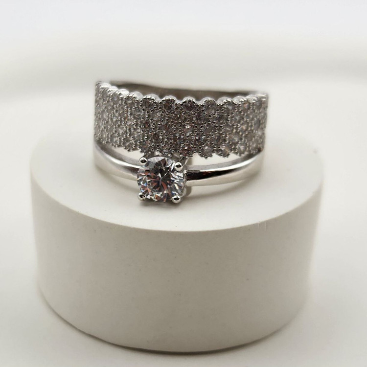 ست دو حلقه (انگشتر اصلی + رینگ نگینکاری شده)