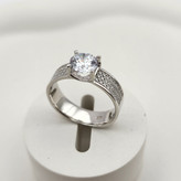 انگشتر نقره ۹۲۵ زنانه مدل حلقه با نگین برلیان اتمی – طرح لوکس و درخشان