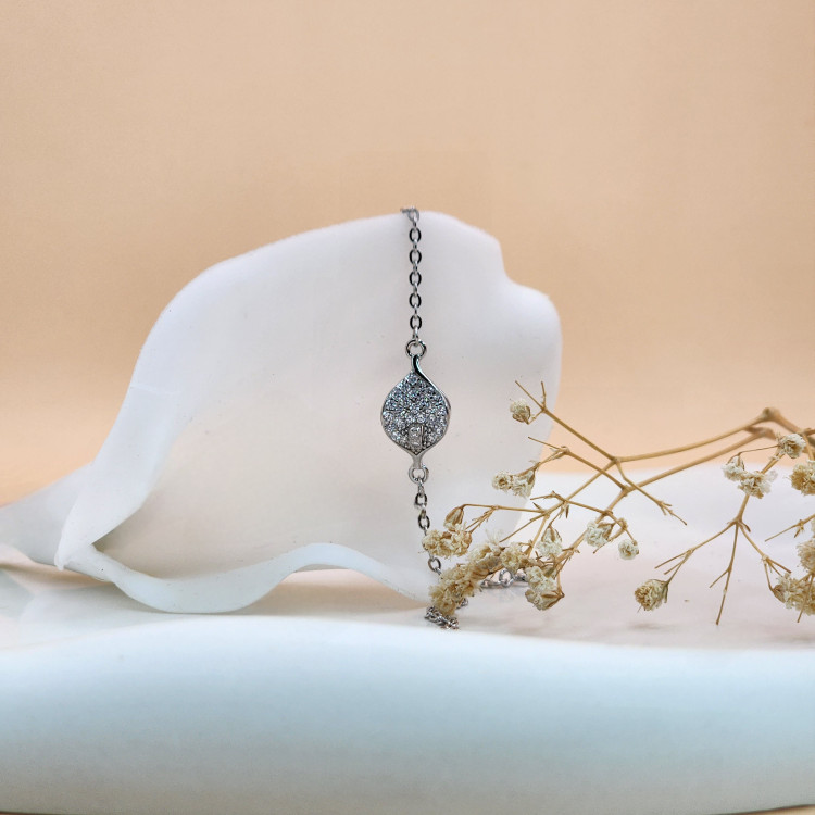 دستبند نقره 925 طرح قطره نگین کاری شده